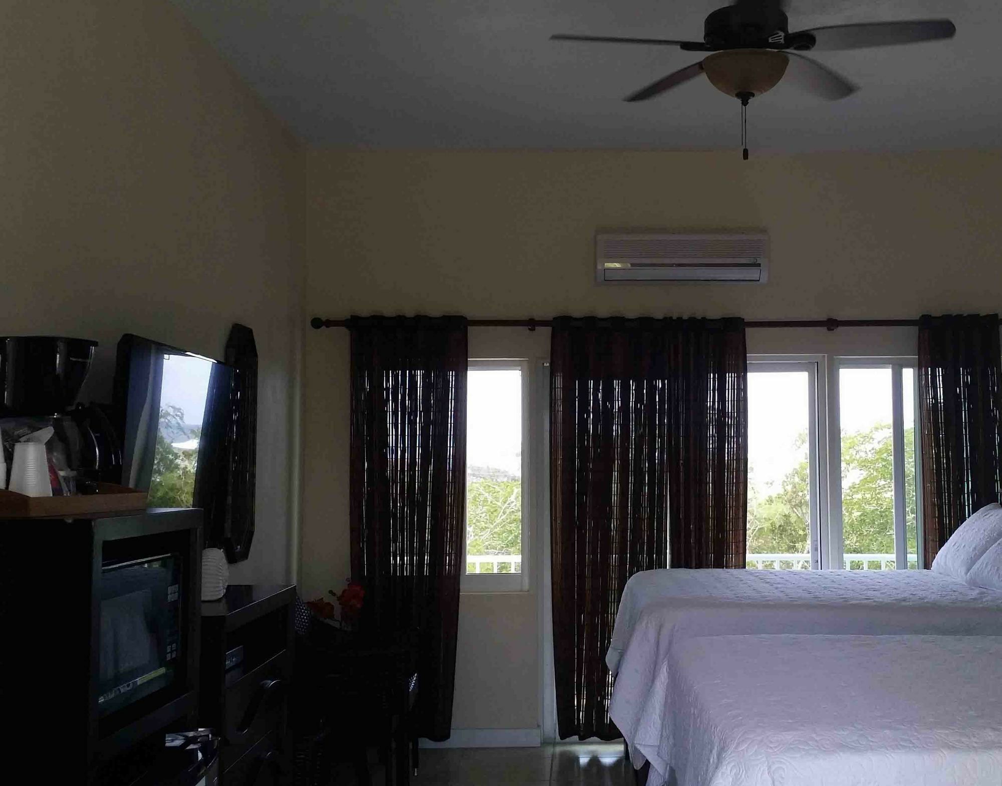 Harbor Breeze Villas Clarence Town Екстериор снимка